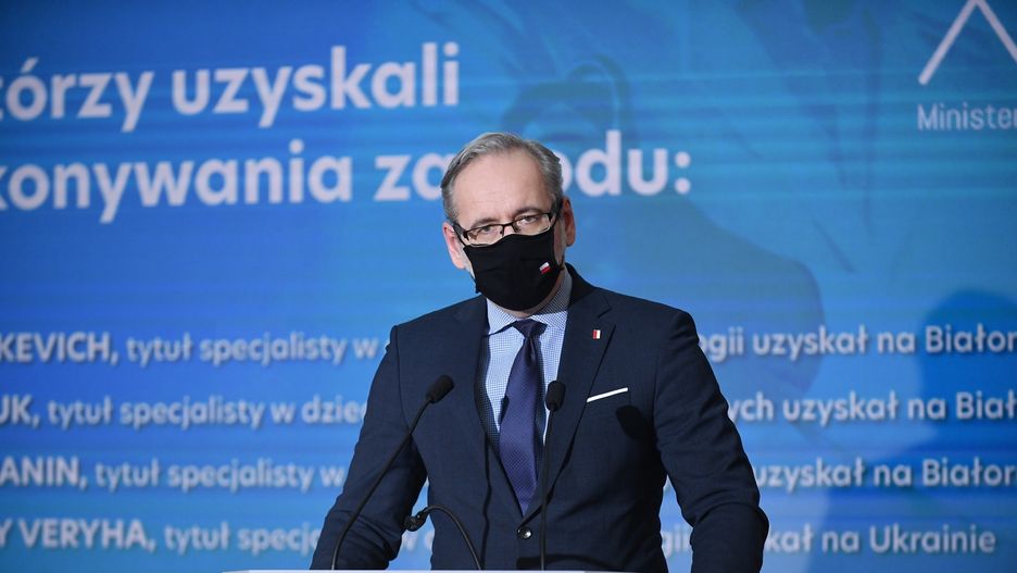 Brytyjska wersja koronawirusa w Polsce. Minister zdrowia: ryzyko zażegnane