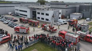 Gostyń: Pożar w biurowcu firmy i pracownicy bez wyjścia. To był test dla strażaków