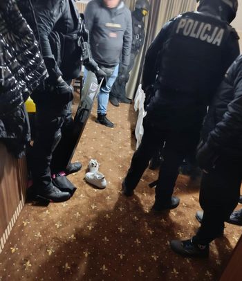 Konin: Zatrzymany 29-latek odpowie za atak nożem i posiadanie narkotyków