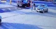 BMW potrąciło 10-latka. Policja pokazuje nagranie