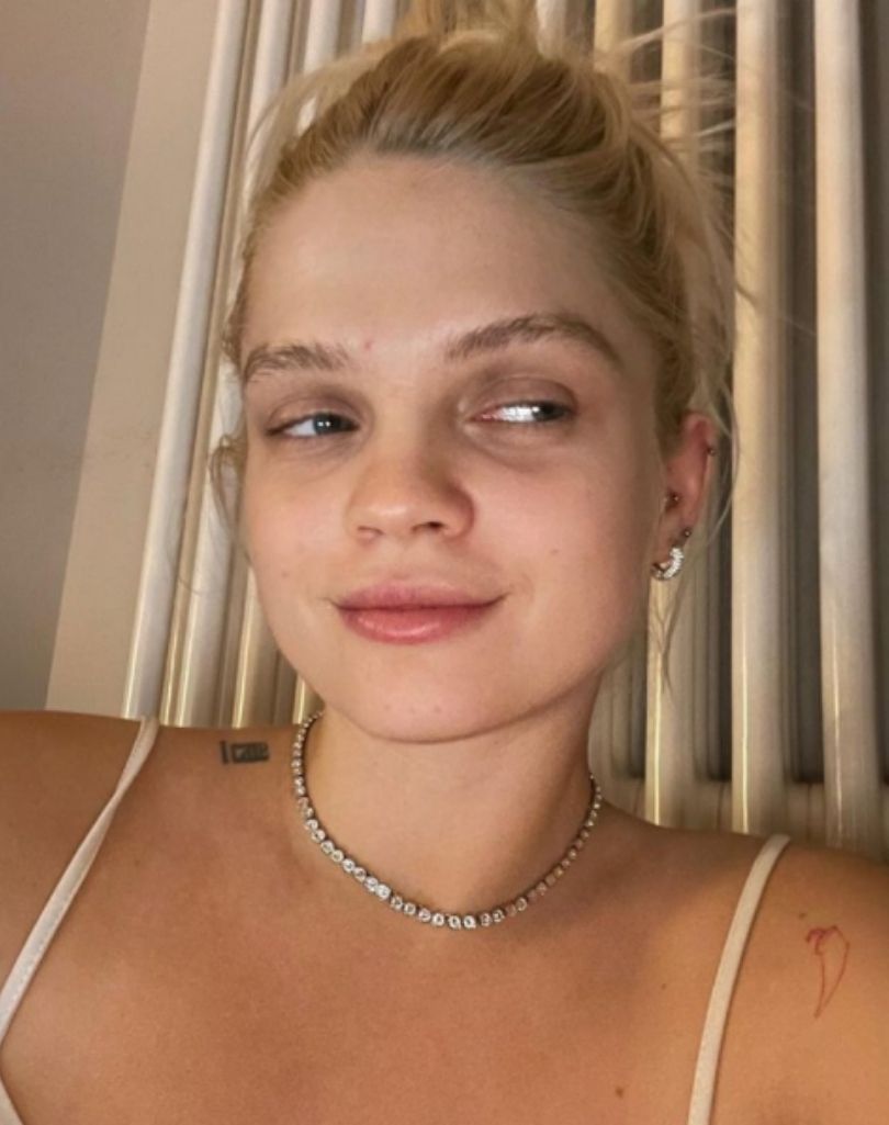 Margaret pozuje w szalonej stylizacji