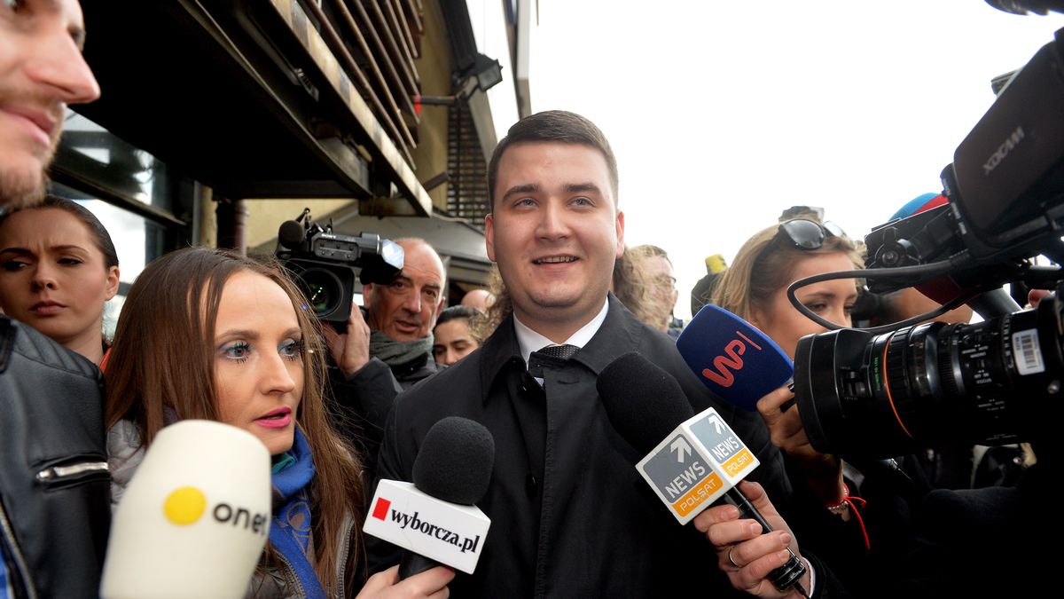 Bart�omiej Misiewicz
Marcin Obara
Bart�omiej Misiewicz, funkcje, komisja, nowogrodzka, PiS, posiedzenie, siedziba, zarzuty