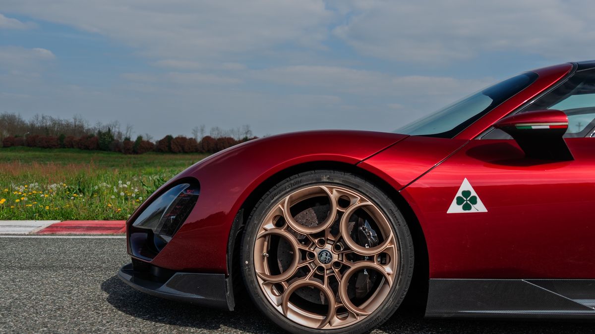 Alfa Romeo 33 Stradale