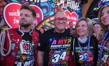 Ruszył 34. finał WOŚP. Kasia Kieli przekazała milion złotych od TVN