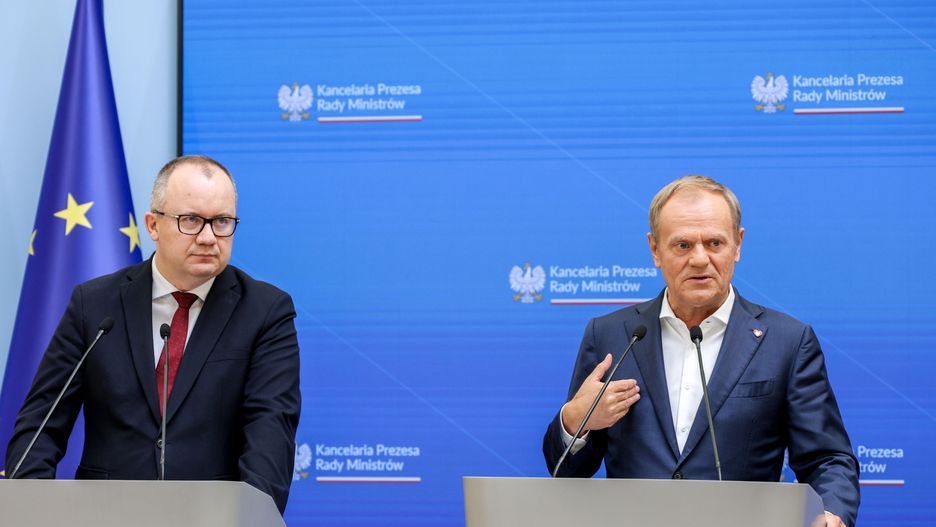 Adam Bodnar podczas konferencji prasowej z Donaldem Tuskiem