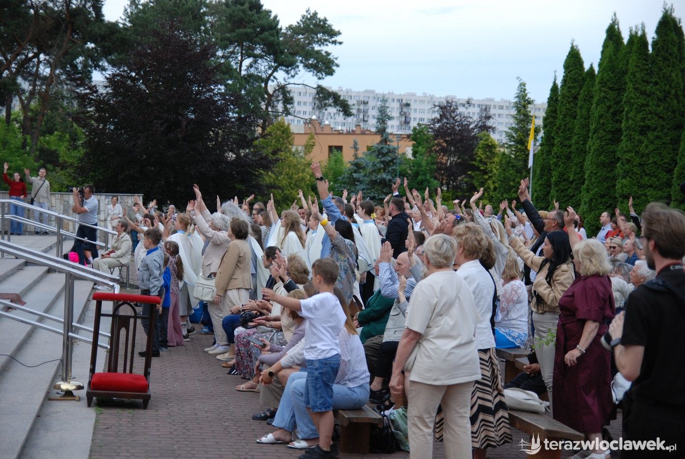 Koncert muzyki chrześcijańskiej na Zazamczu