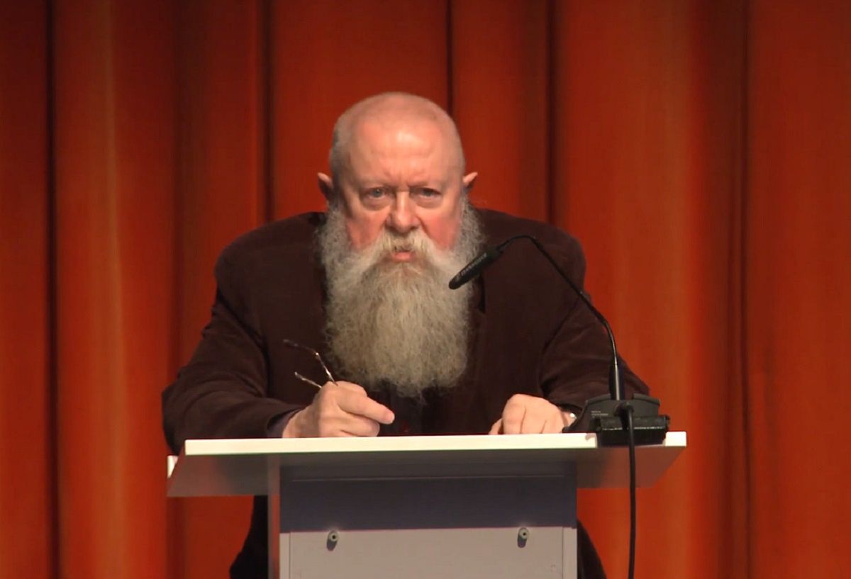 Prof. Bralczyk ocenił rap Andrzeja Dudy. Czym jest "ostry cień mgły"?