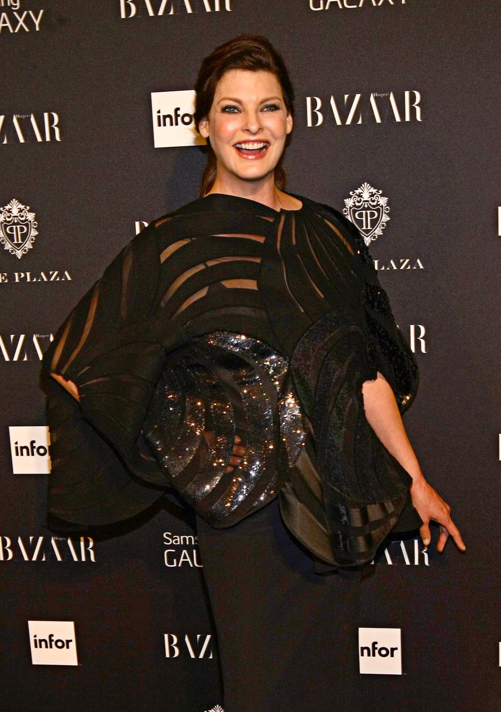 Linda Evangelista w kampanii Fendi. Powróci na wybieg?