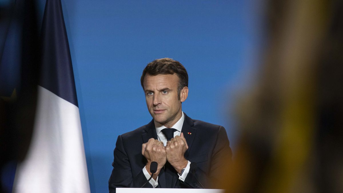 Emmanuel Macron President of the Republic of France talks to the media at a press conference in the Europa Building after the end of the second day of the European Council EUCO meeting at the headquarters of the EU Council. The French Presidents answers also questions from journalists. The summit of the EU leaders lead to the collective conclusions about the Ukraine  Russia conflict and the escalating aggression including food security, about critical infrastructure like Nord Stream pipelines, about energy crisis and the economy with measures and proposals for lower energy prices also for joint gas purchase and about the external relations of the European Union. Brussels, Belgium on October 21, 2022 (Photo by Nicolas Economou/NurPhoto via Getty Images)