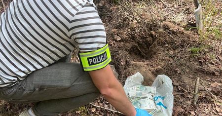 Zakopał torbę w lesie. Kierowca w rękach policji
