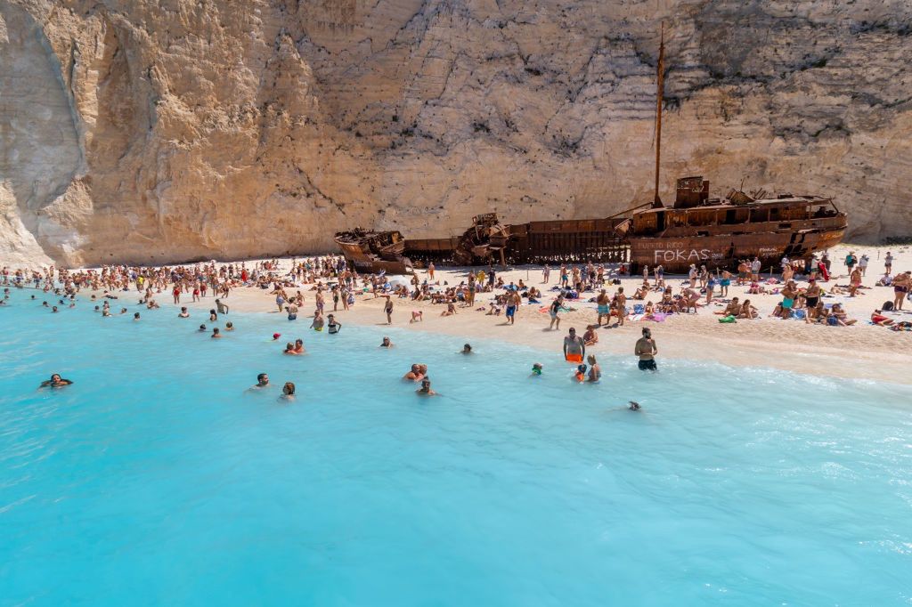 Plaża Navagio od lat była uwielbiana przez turystów