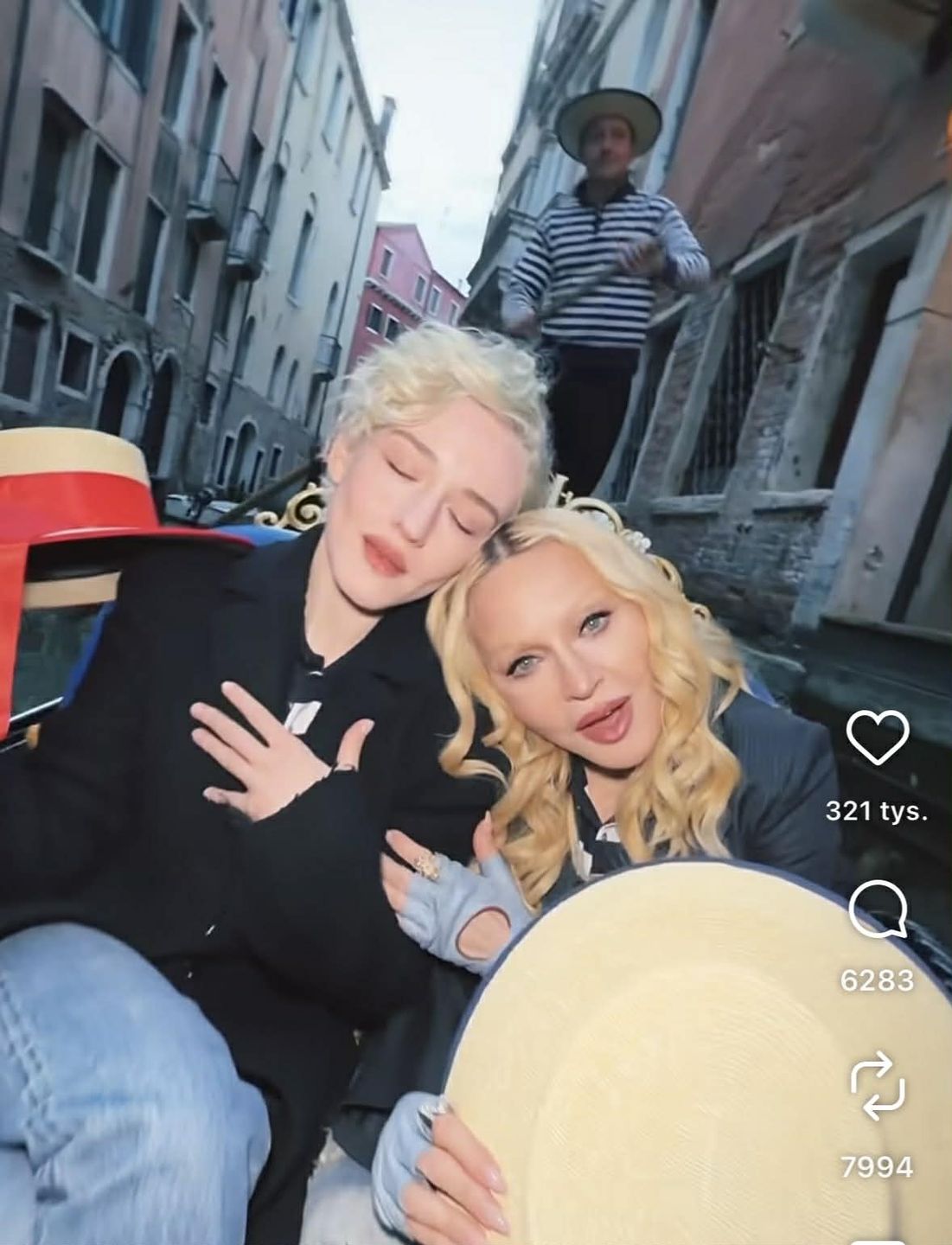 Madonna i Julia Garner