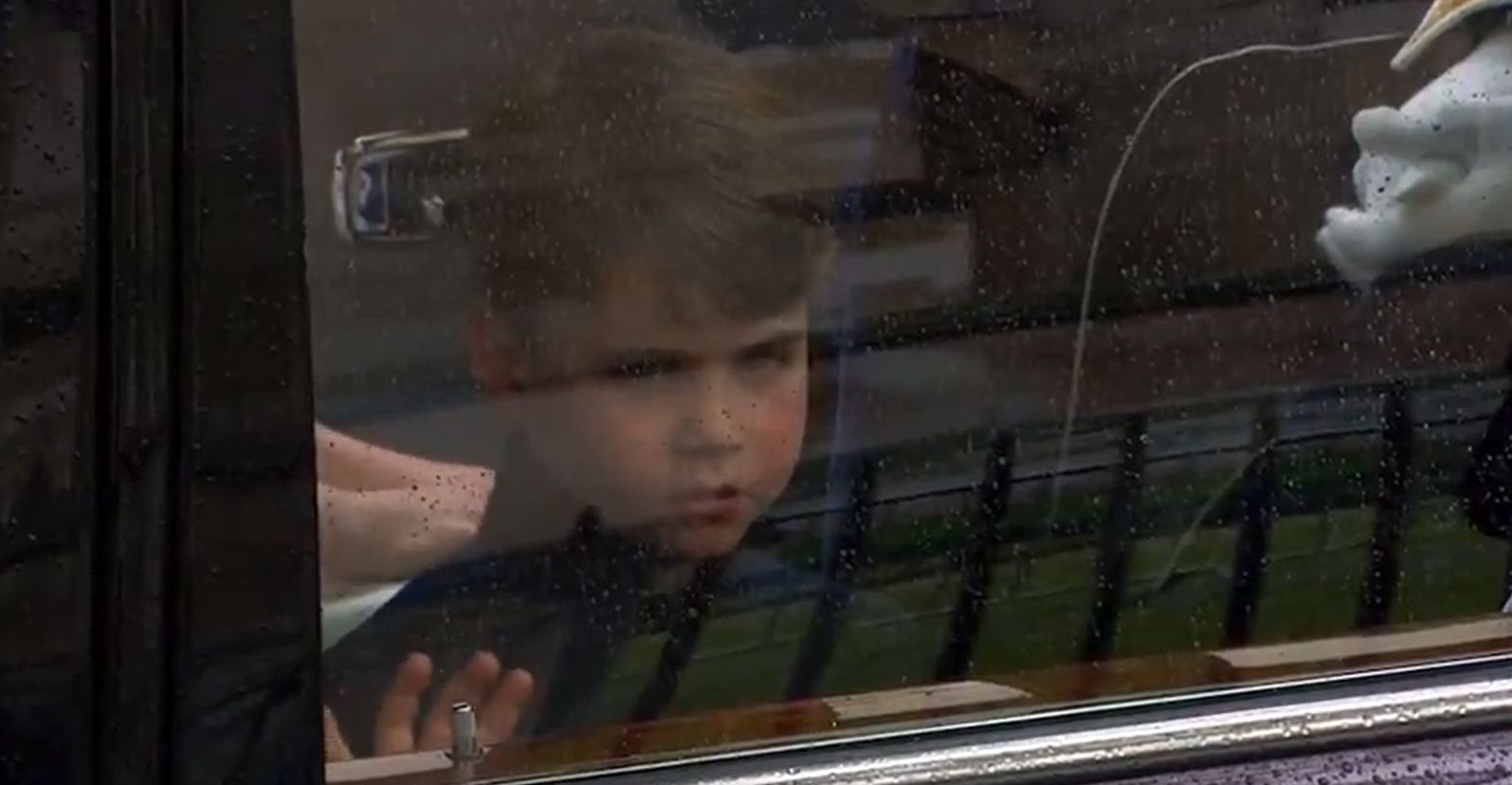 Książę Louis przybywa na koronację Karola III