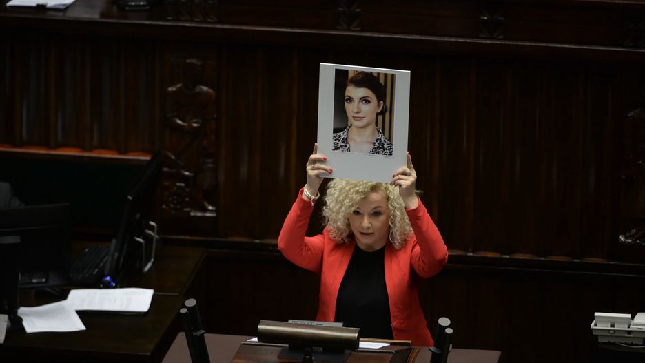 Katarzyna KotulaWarszawa, 01.12.2021. Pos�anka Lewicy Katarzyna Kotula na sali obrad podczas posiedzenia Sejmu w Warszawie, 1 bm. Trwa debata nad projektem zaostrzaj�cym przepisy aborcyjne. (kf) PAP/Marcin ObaraMarcin Obara9 9. IX, aborcja, kadencja, kadencji, modernizacja, obrady, obywatelski projekt, plenarna, polityk, polityk polityka, Polityka, posiedzenie, projekt rz�dowy, sala obrad, sejm, sejm rp, sejmu, sejmu rp, zaostrzenie aborcji