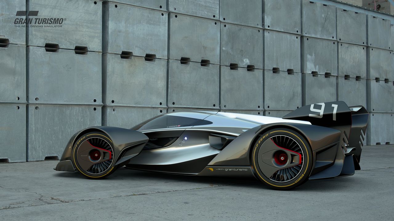 Ultimate Vision Gran Turismo wyposażono w zaawansowaną aktywną technikę zarządzania przepływem powietrza nazwaną Integrated Active Aero. Polega ona na otwieraniu niewielkich pokryw przy wlotacj powietrza na najważniejszych aerodynamicznie powierzchniach pojazdu. W ten sposób generowany ma być docisk, co pomoże w zakrętach i podczas hamowania. Dzięki temu cała technika sterująca aktywną aerodynamiką samochodu jest prostsza i lżejsza.