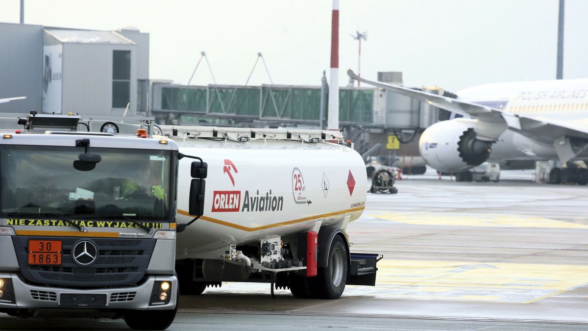 Orlen Aviation dostarcza SAF na lotniska w Warszawie, Krakowie i