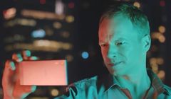 „Bądź mistrzem chwili” - Maciej Stuhr reklamuje smartfon Sony Xperia XZ (wideo)