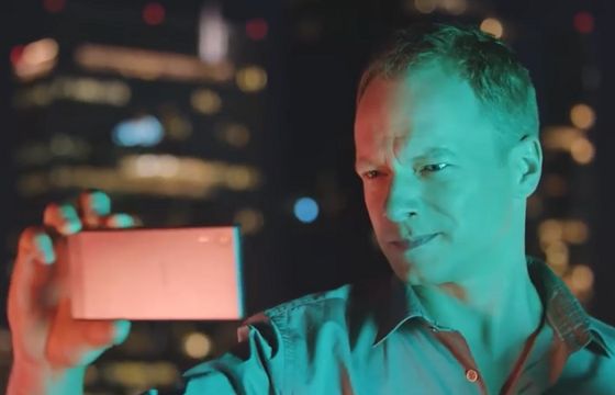 „Bądź mistrzem chwili” - Maciej Stuhr reklamuje smartfon Sony Xperia XZ (wideo)