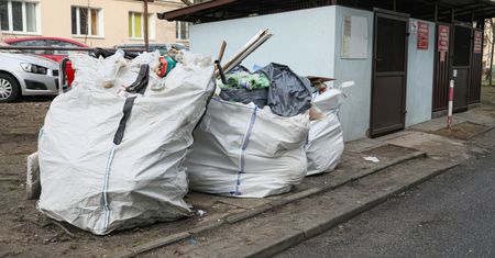 Zmiany w segregacji odpadów. Te śmieci mają trafić do jednego worka