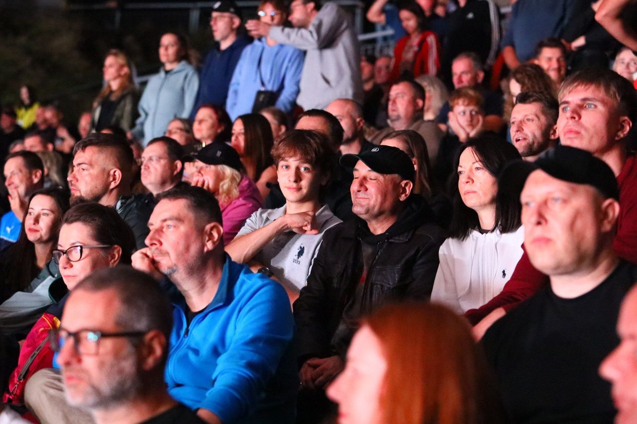 Kielce: Koncert zespołu Kult zgromadził tłumy wiernych fanów.