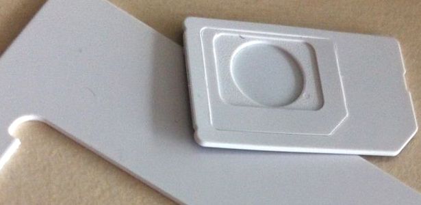 Play: uniwersalne karty SIM i smartfony HTC One w ofercie 2