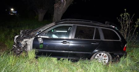 Groźny wypadek pod Płockiem. 19-letni kierowca BMW stracił panowanie nad autem!