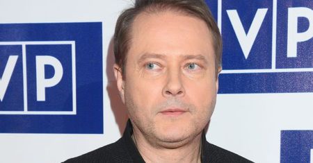 Żmijewski pomaga uchodźcom. "Udało się zebrać PONAD 10 MILIONÓW"