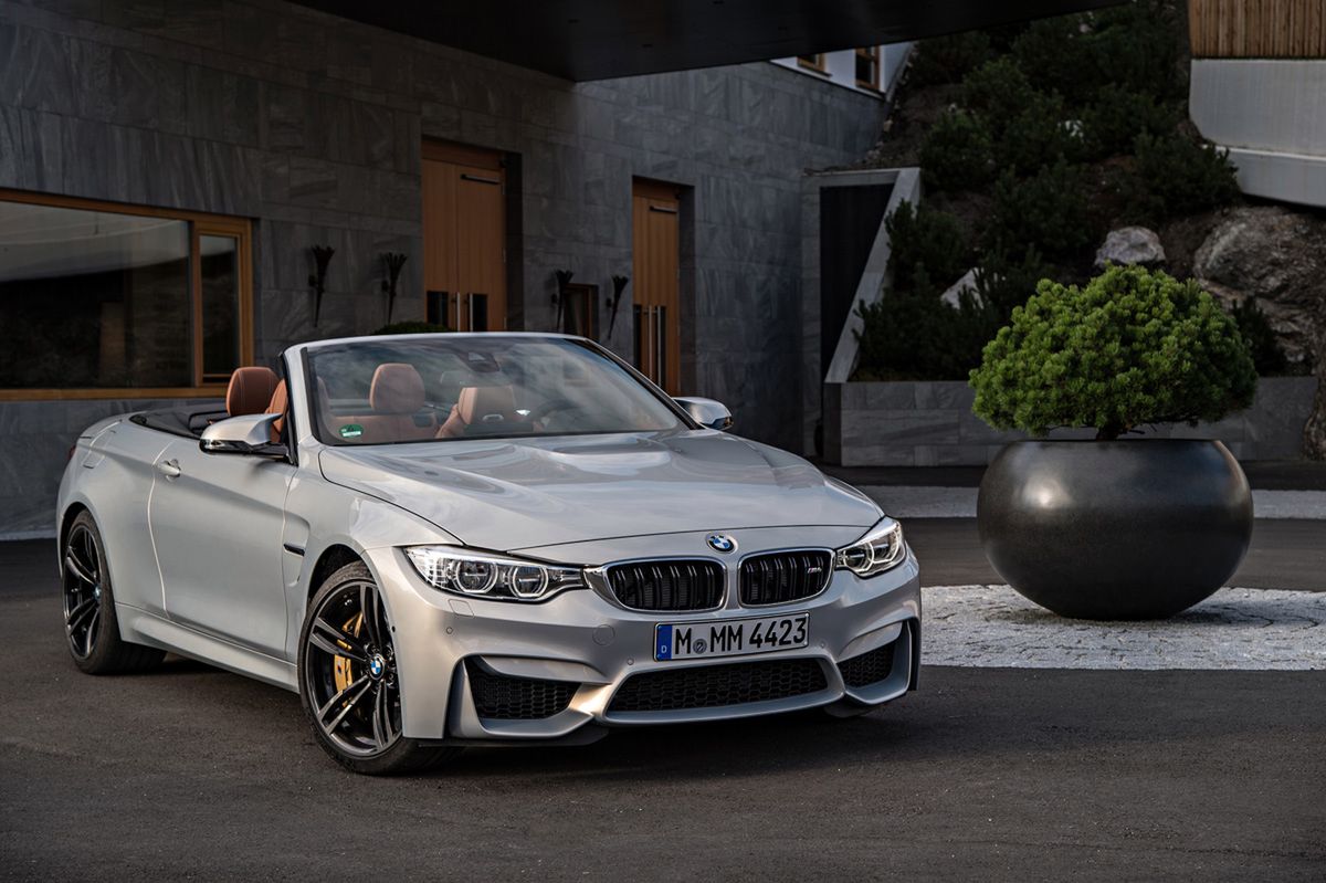 Ogromna galeria zdjęć z kabrioletem BMW M4 165
