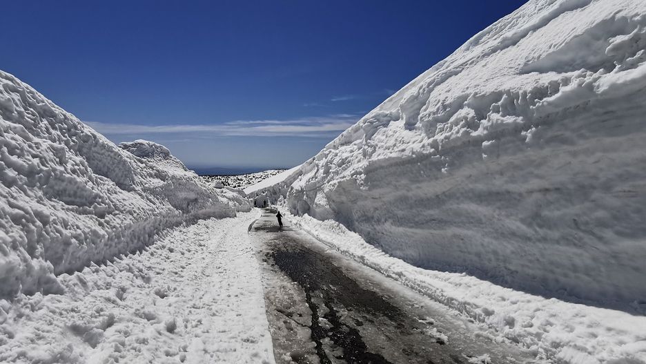 Karkonosze. Śnieżny tunel 