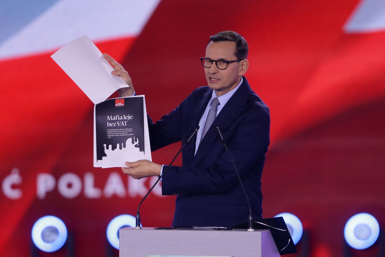 Morawiecki grzmiał ze sceny. "Patałachy, gamonie"