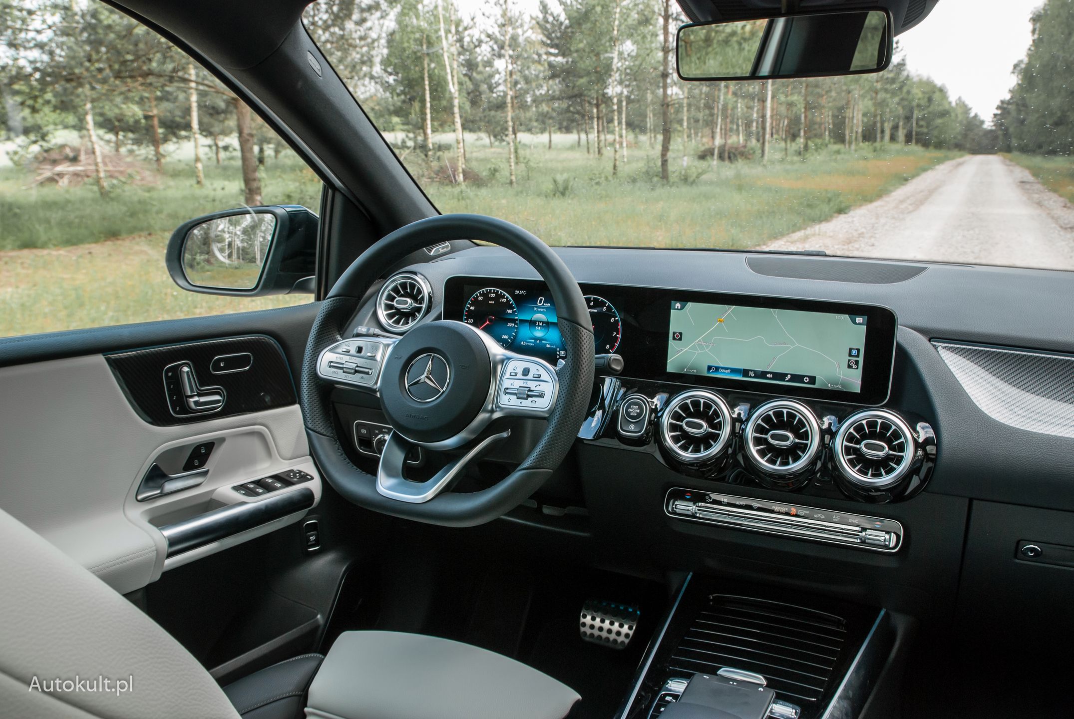 Mercedes Klasy B - wnętrze