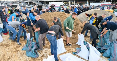 Marszowice zagrożone powodzią. Mieszkańcy Wrocławia ruszyli do akcji