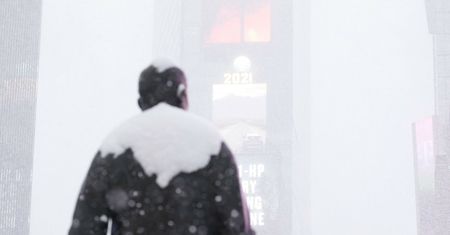 USA. Waszyngton sparaliżowany przez śnieg. Wstrzymane testy i szczepienia
