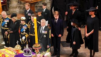 Meghan Markle i książę Harry zajęli miejsca w DRUGIM RZĘDZIE na pogrzebie królowej Elżbiety II (ZDJĘCIA)