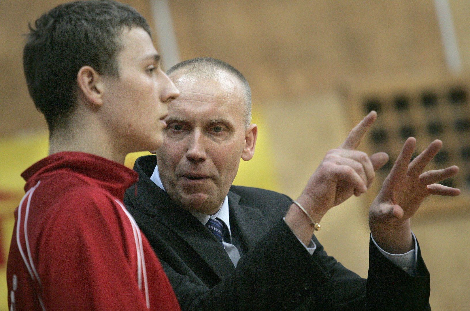 17.05.2008 BRZEG DOLNY POLSKA LIGA KOSZYKOWKI 1 MECZ O 3 MIEJSCE ASCO SLASK - POLPAK SWIECIE . WYGRAL SLASK 91-81 . KOSZYKOWKA PLAY OFF KOSZYKARZ NA ZDJ. RIMAS KURTINAITIS TRENER ASCO I BARTOSZ DIDUSZKO GAZETA WROCLAWSKA JANUSZ WOJTOWICZ / POLSKAPRESSE