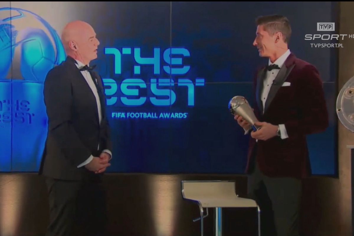 Historyczna chwila! Robert Lewandowski Piłkarzem Roku FIFA The Best!