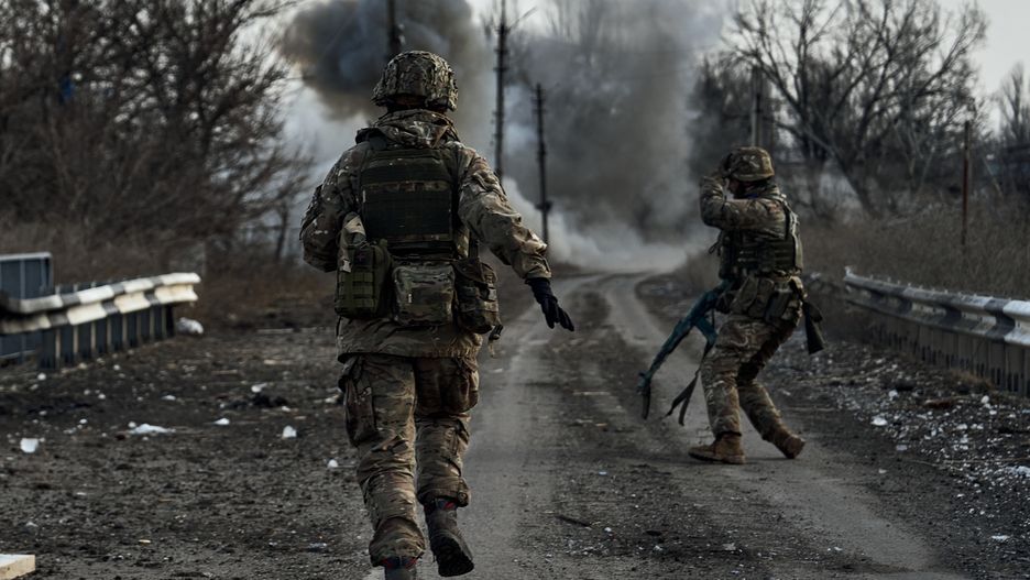Upadek obrony i armii. "Najbardziej bezbronny moment" Ukrainy 
