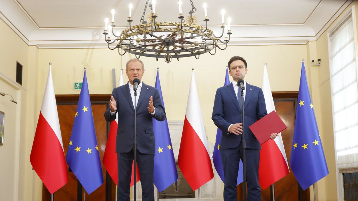 Na zdjęciu premier Donald Tusk i minister finansów i gospodarki Andrzej Domański