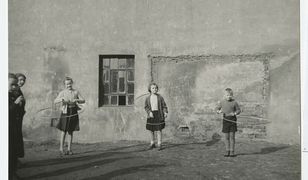 Na podwórku w PRL. Kto nie urodził się w Polsce Ludowej, nie zgadnie co znaczy słowo "manso"