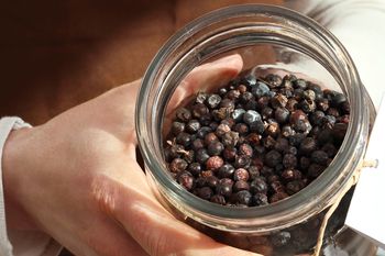 Babcie stosowały codziennie. Naturalny sposób na lepsze trawienie