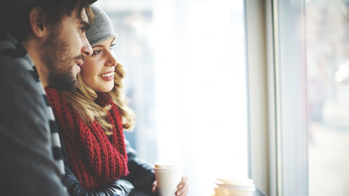 Zdaniem przeciwników luźnych związków taki układ jest ucieczką przed dorosłym życiem.