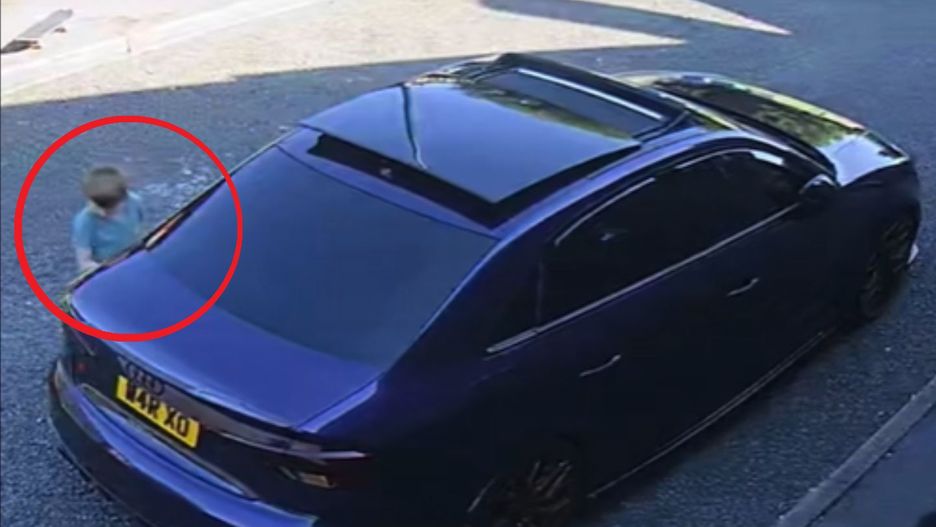 Wystarczyła chwila. 5-latek uszkodził luksusowe auto