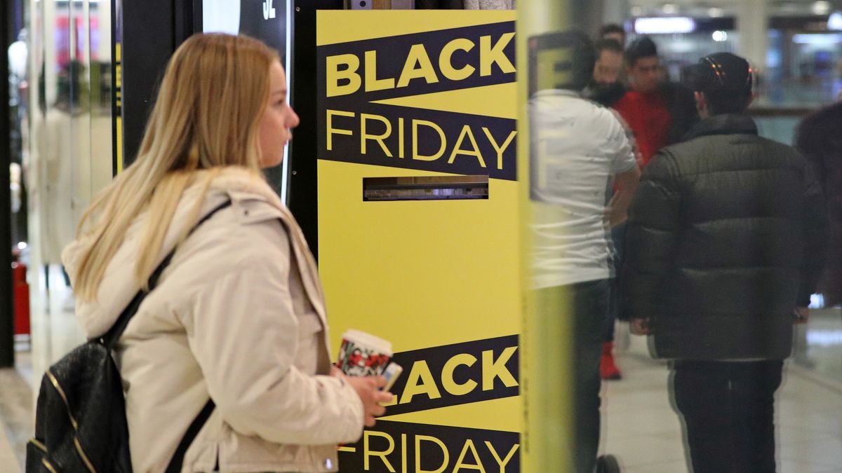 Nie czekaj do ostatniej chwili z wzięciem kredytu gotówkowego. Black Friday, Cyber Monday, zakupy świąteczne