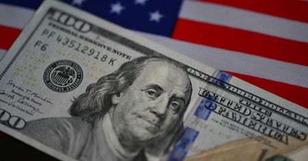 Dolar najtańszy od końca pandemii. Kurs spadł jeszcze bardziej