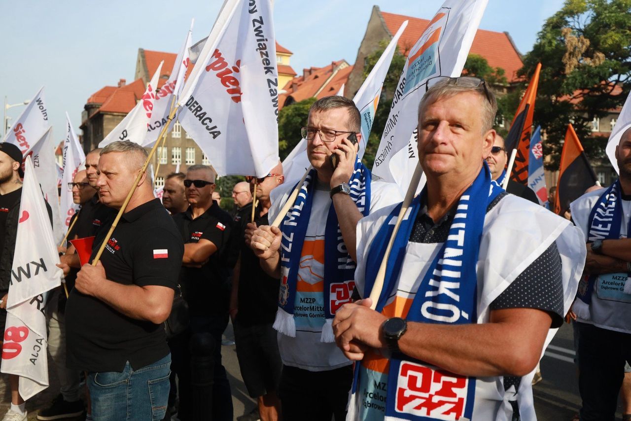 Katowice: Związki zapowiadają wielki marsz w obronie przemysłu