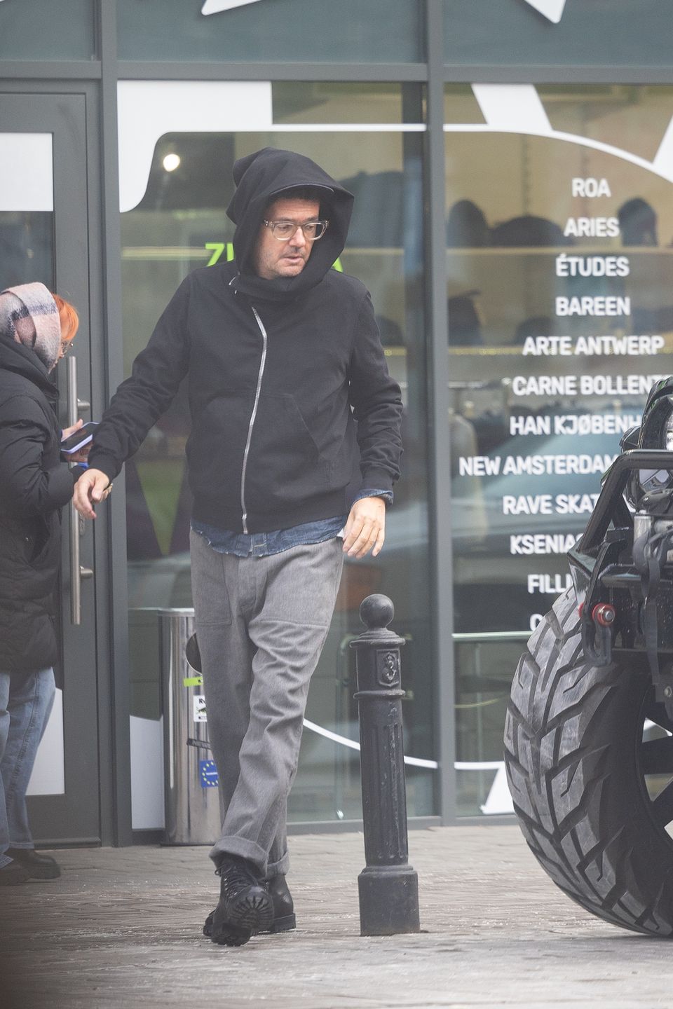 Kuba Wojewódzki wozi się po stolicy nową furą