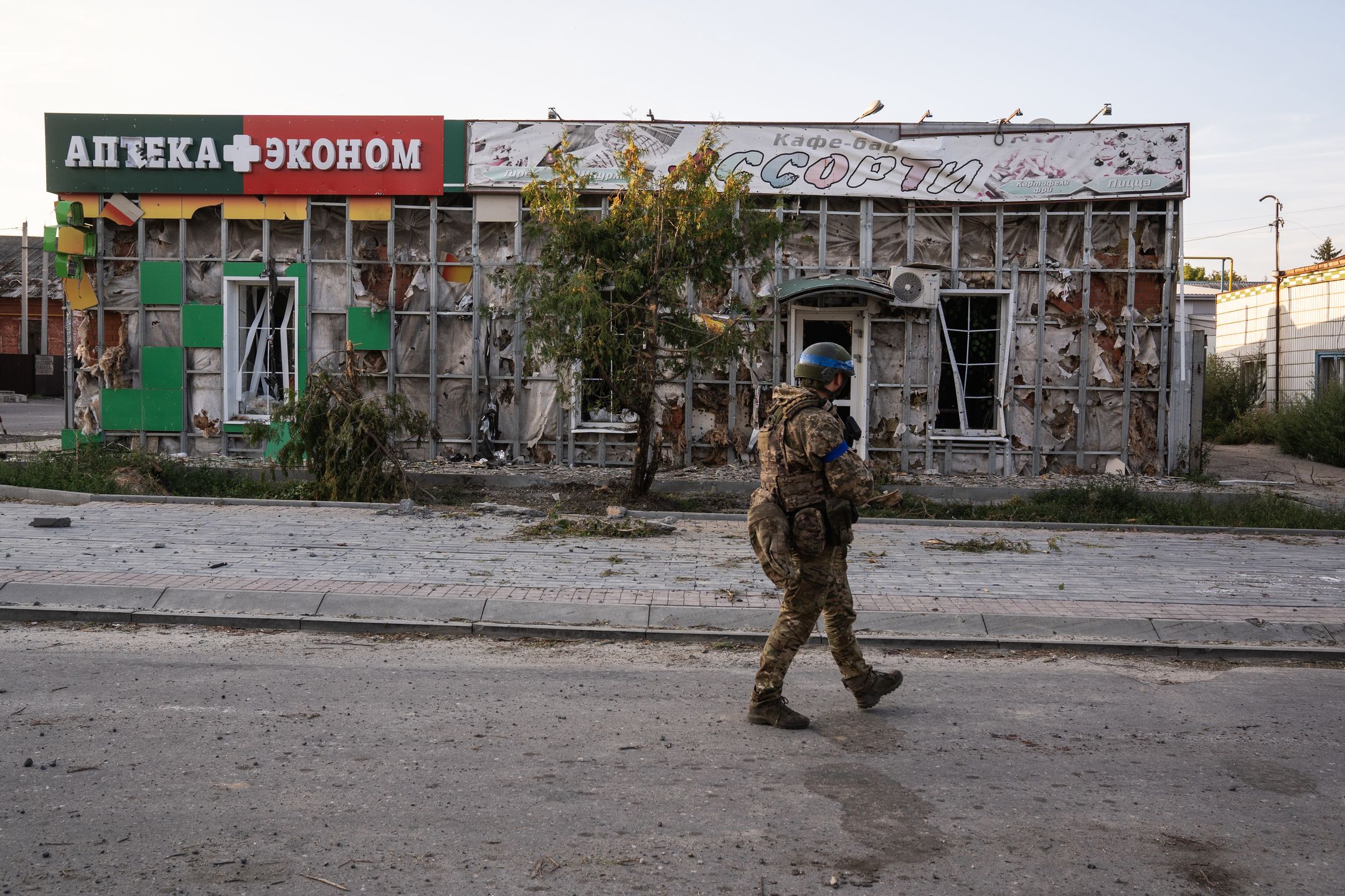 Ukrainian Offensive In Kursk Region
SUDZHA, RUSSIA - AUGUST 16: Ukrainian soldier of the assault battalion walks on the empty street of town on August 16, 2024 in Sudzha, Russia. The fighting in the Kursk Oblast began on August 6, 2024, when the Armed Forces of Ukraine crossed the Russian-Ukrainian border near the city of Sudzha and began to advance deep into Russian territory, and in a few days took control of dozens of settlements in Kursk region. (Photo by Taras Ibragimov/Suspilne Ukraine/JSC "UA:PBC"/Global Images Ukraine via Getty Images)
Global Images Ukraine
bestof, topix