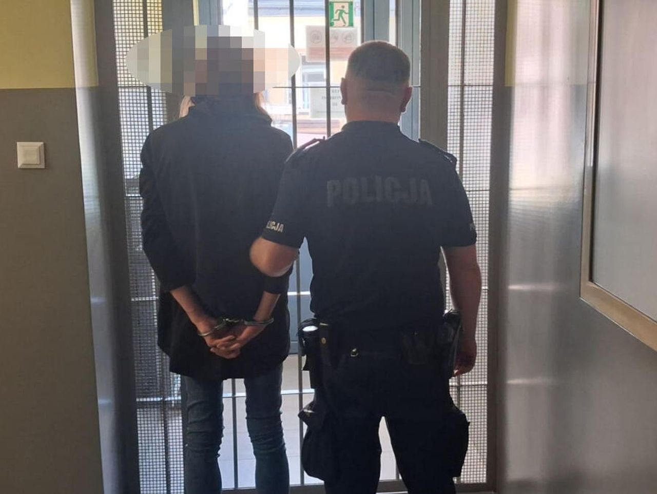 Piaseczno: Po kłótni z partnerem wezwała policję. Sama była poszukiwana