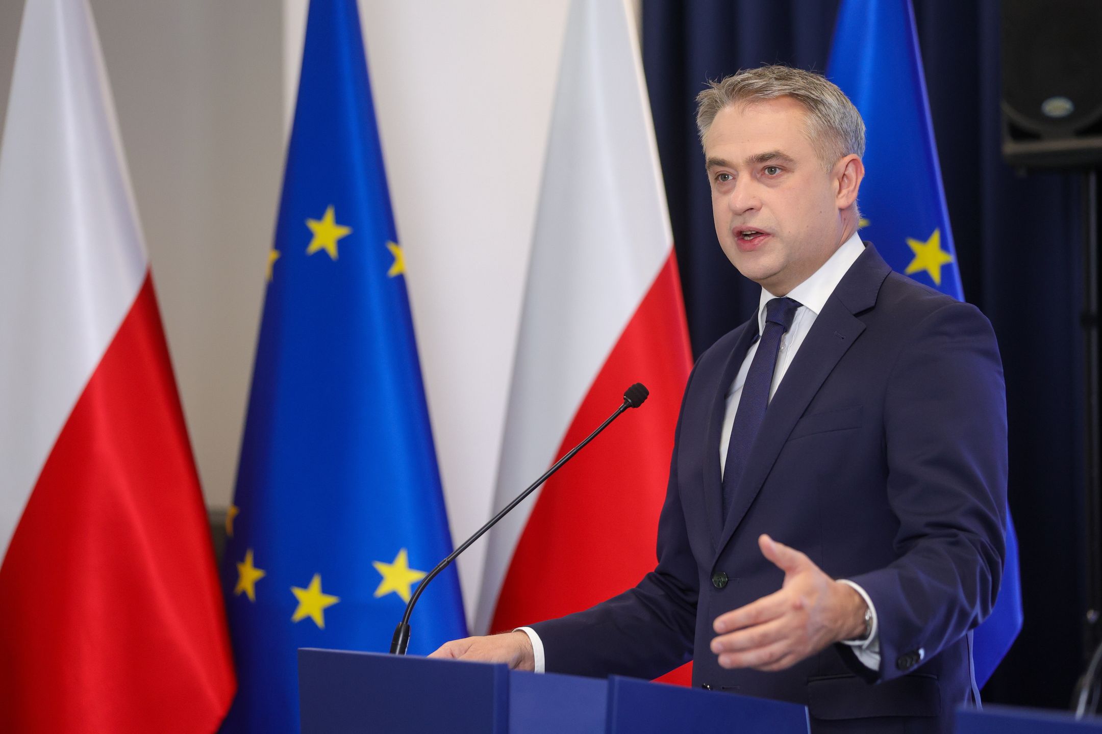 Warszawa, 24.06.2024. Wicepremier, minister cyfryzacji Krzysztof Gawkowski na konferencji prasowej "Rusza program Kluby Rozwoju Cyfrowego", 24 bm. w siedzibie Ministerstwa Cyfryzacji w Warszawie. (mr) PAP/Rafał Guz