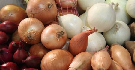 Zapłacił za cebulę, wyszedł z odkurzaczem. Teraz ma duże kłopoty